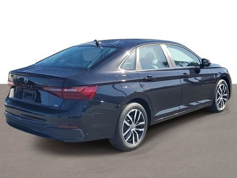 New 2026 Volkswagen Jetta SE FWD image 4