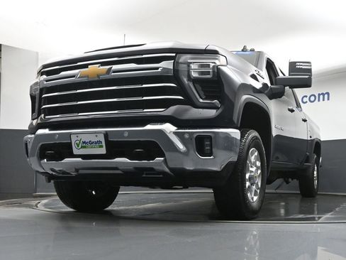 Used 2024 Chevrolet Silverado 2500 LTZ w/ LTZ Plus Package image 6