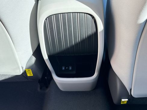 New 2026 Hyundai Kona SE image 24