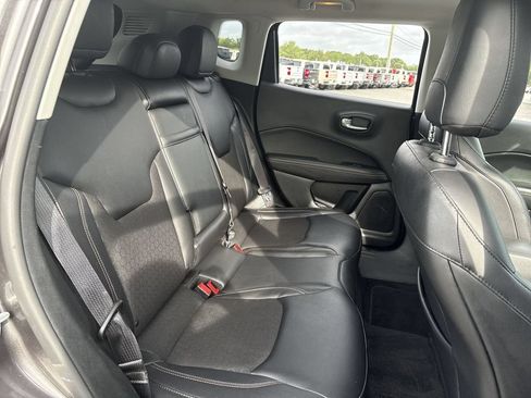 Used 2018 Jeep Compass Latitude w/ Popular Equipment Group FWD image 24