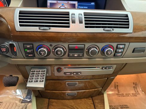 Used 2007 BMW 750Li image 18