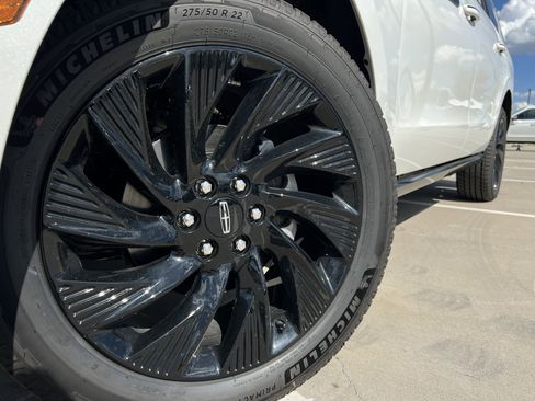 New 2025 Lincoln Navigator L Reserve w/ Jet Appearance Package image 14