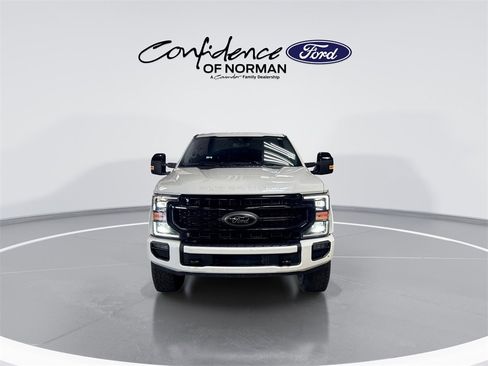 Used 2021 Ford F250 Lariat image 2