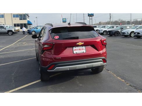 Certified 2025 Chevrolet Trax LT image 7