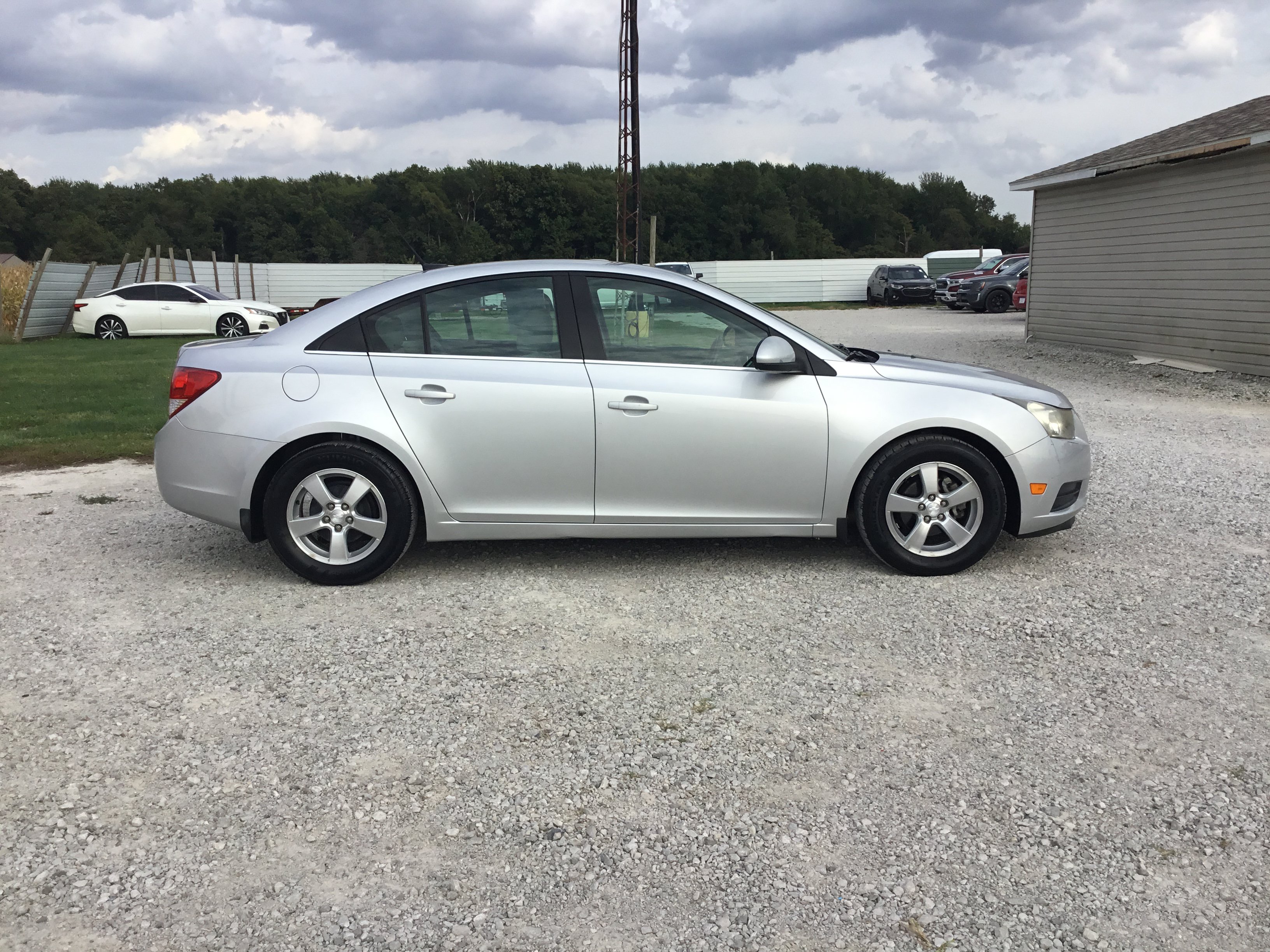 Used 2012 Chevrolet Cruze LT FWD image 2