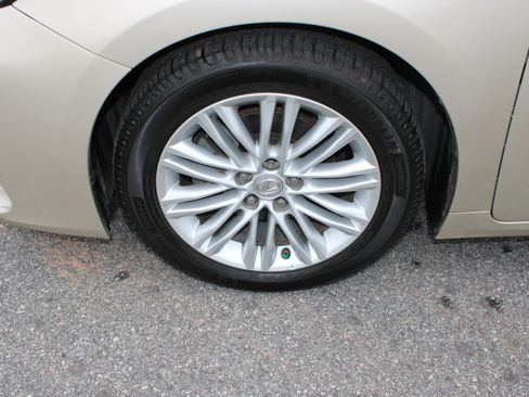 Used 2016 Lexus ES 350 w/ Premium Package w/Wood Trim image 10