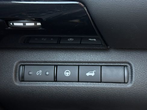 New 2026 Nissan Pathfinder SV image 20