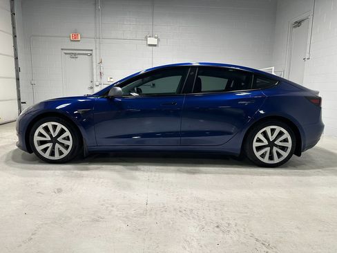Used 2022 Tesla Model 3 Long Range AWD/4WD image 18