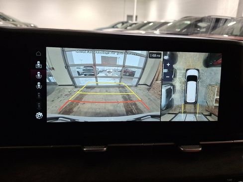 Used 2024 Kia Carnival SX image 22