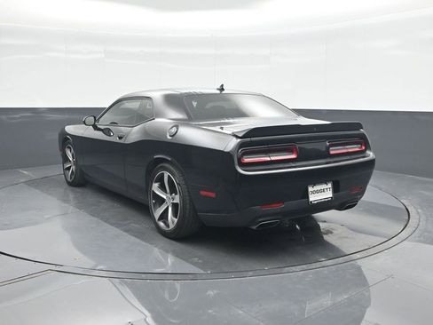 Used 2015 Dodge Challenger R/T RWD image 19