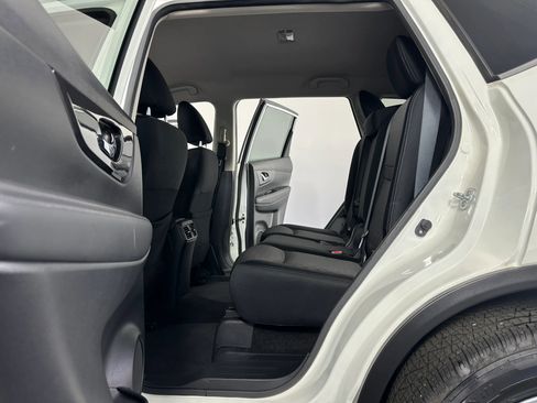 Used 2017 Nissan Rogue S w/ S Appearance Package image 29