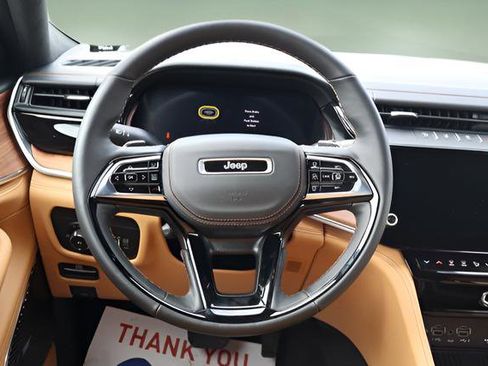 New 2026 Jeep Grand Cherokee Summit image 15