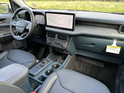 New 2025 Ford Maverick Lobo image 46