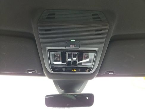 Used 2024 Volkswagen Atlas Cross Sport SEL R-Line w/ Adventure Package AWD/4WD image 20
