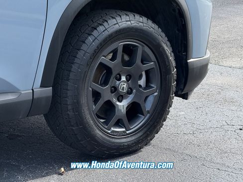 Certified 2025 Honda Pilot TrailSport image 6