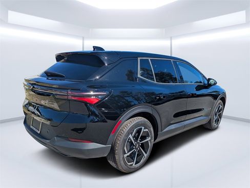 New 2026 Chevrolet Equinox EV LT image 3