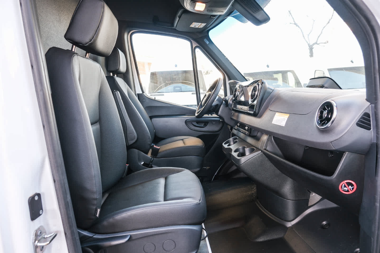 New 2025 Mercedes-Benz eSprinter 170 Cargo image 18