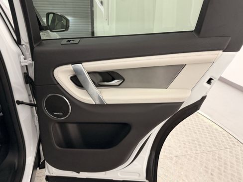 New 2025 Land Rover Discovery Sport Dynamic SE image 33