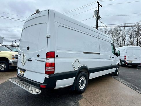 Used 2011 Mercedes-Benz Sprinter 2500 image 7