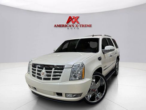 Used 2012 Cadillac Escalade Luxury AWD/4WD image 1