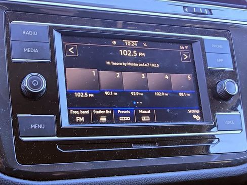 Used 2022 Volkswagen Tiguan S image 14