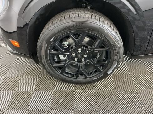 New 2025 Ford Maverick Lobo AWD/4WD image 32