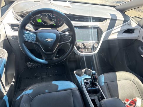 Used 2019 Chevrolet Bolt Premier w/ Infotainment Package FWD image 7