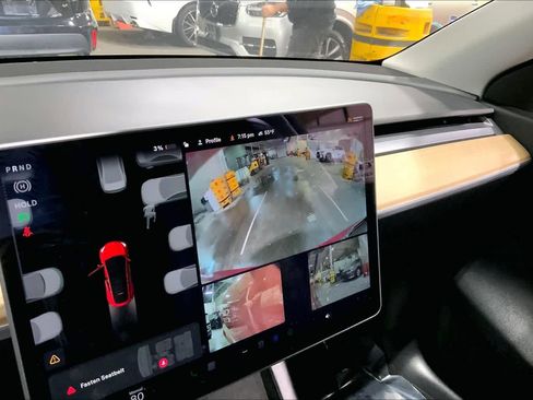 Used 2021 Tesla Model Y Long Range image 26