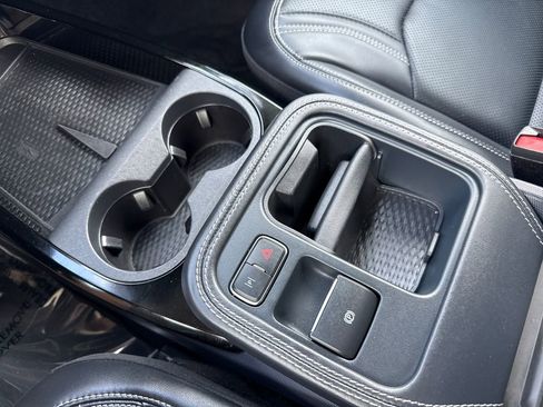 Certified 2025 Ford Mustang Mach-E Premium image 24