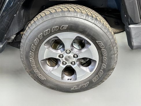 Used 2016 Jeep Wrangler Unlimited Sahara w/ Dual Top Group image 35