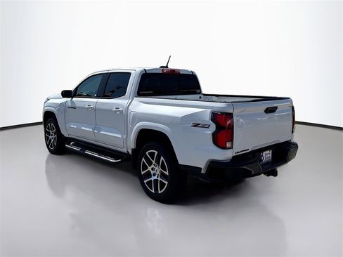 Used 2024 Chevrolet Colorado Z71 w/ Z71 Convenience Package 2 image 5