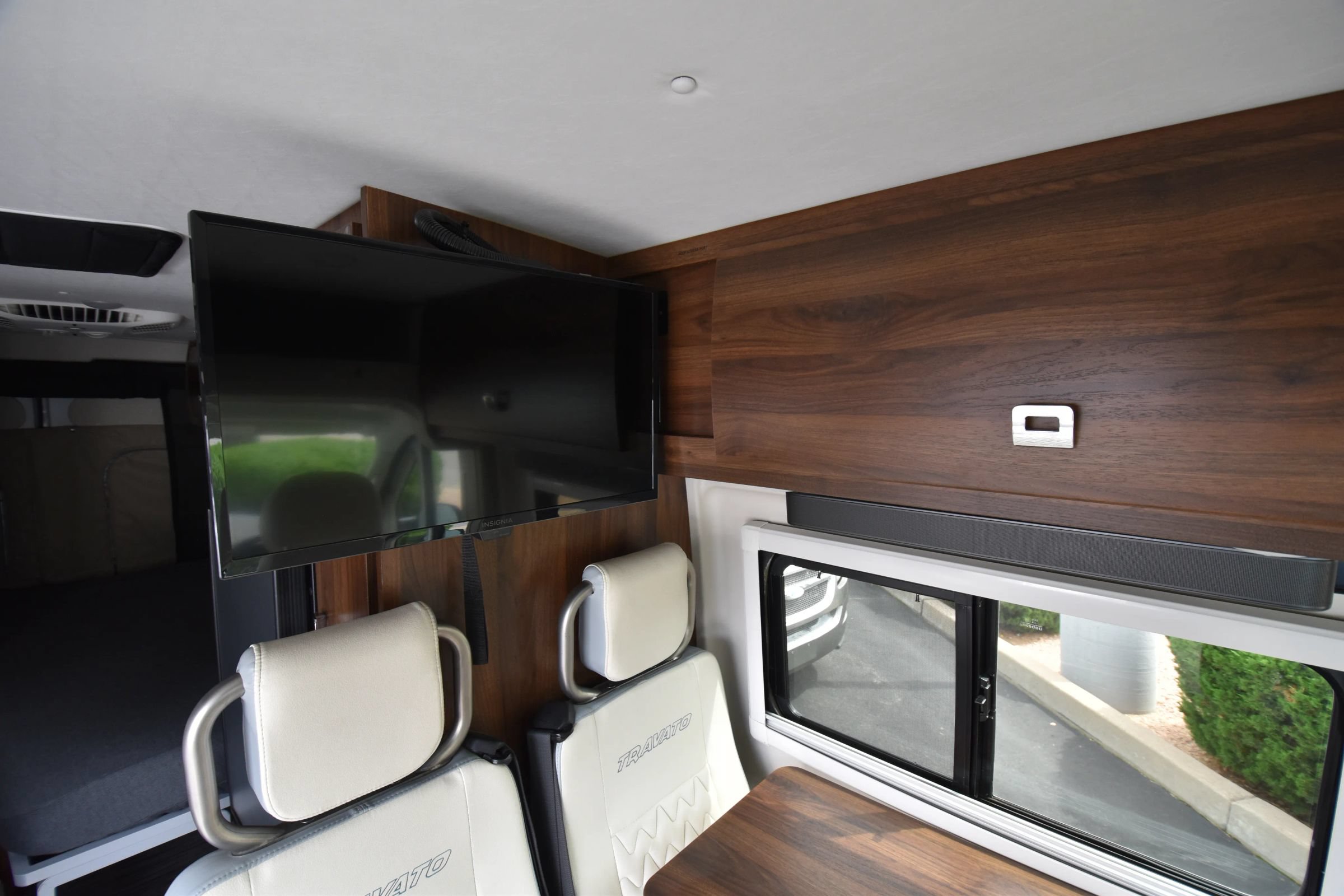 Used 2021 RAM ProMaster 3500 w/ Premium Appearance Group FWD image 12