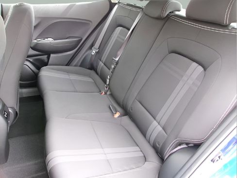 Used 2024 Hyundai Venue SEL image 10