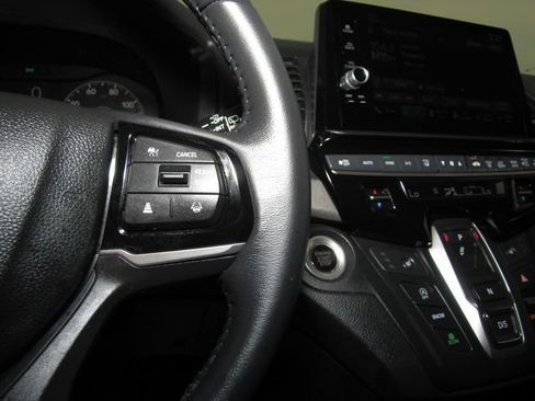 Certified 2025 Honda Odyssey EX-L image 6