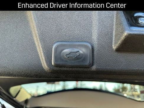 Used 2015 Chevrolet Traverse LT image 20