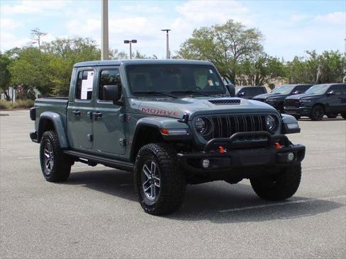 Certified 2025 Jeep Gladiator Mojave AWD/4WD image 2