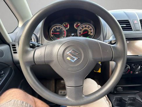 Used 2011 Suzuki SX4 AWD Hatchback image 14