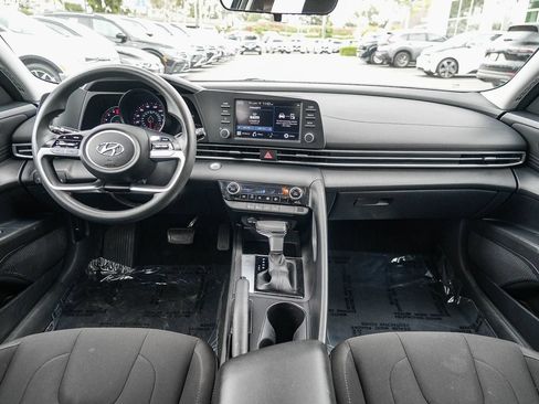 Used 2023 Hyundai Elantra SEL w/ Cargo Package FWD image 12