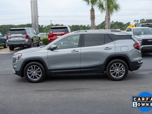 Used 2024 GMC Terrain SLT w/ LPO, Floor Liner Package FWD image 6