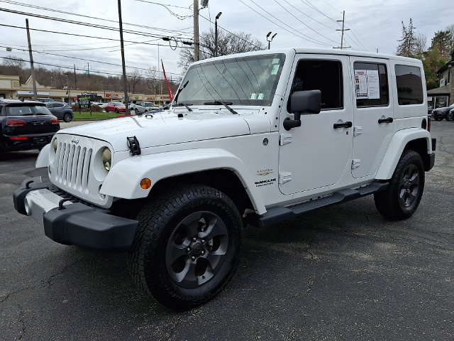 Used 2014 Jeep Wrangler Unlimited Sahara w/ Dual Top Group AWD/4WD image 3