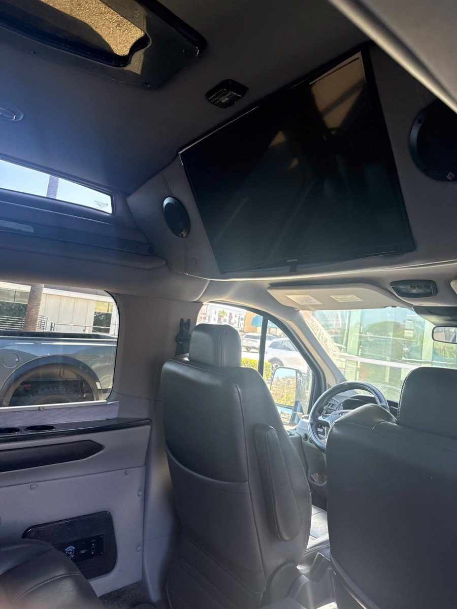 Certified 2017 Ford Transit 150 XLT RWD image 11