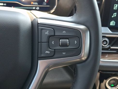 Used 2024 Chevrolet Silverado 1500 LT AWD/4WD image 25