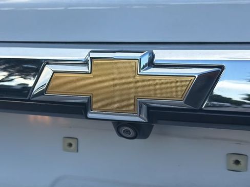 Used 2023 Chevrolet Traverse LT FWD image 9
