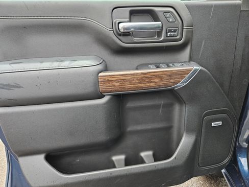 Used 2023 Chevrolet Silverado 2500 High Country w/ Z71 Off-Road Package image 13