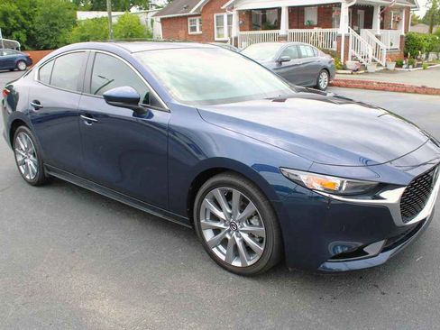 Used 2022 MAZDA MAZDA3 s AWD/4WD image 4