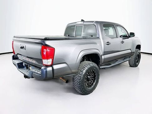 Used 2017 Toyota Tacoma SR image 23