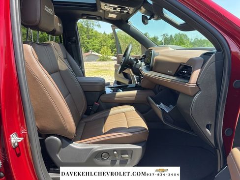 Used 2026 Chevrolet Suburban High Country w/ Sun And Tow Package AWD/4WD image 31