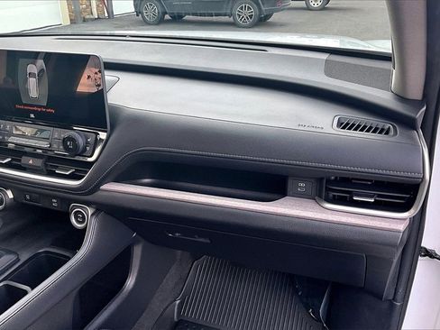 Used 2024 Toyota Grand Highlander Limited image 17