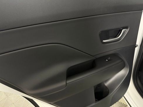 Used 2025 Hyundai Kona Limited FWD image 27