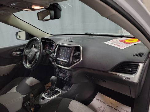 Used 2014 Jeep Cherokee Latitude w/ Comfort/Convenience Group image 27